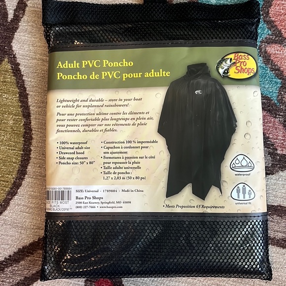 Bass Pro Shops Adult PVC Poncho - Universal size - Picture 1 of 2